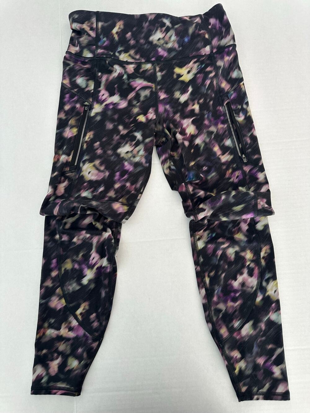 Athleta Rainier Tight Leggings – Night Bloom Pattern Size M